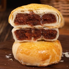 盼月新疆天山酥月酥皮月饼传统糕点枣肉核桃红豆伍仁金沙蛋黄中秋300g*3筒